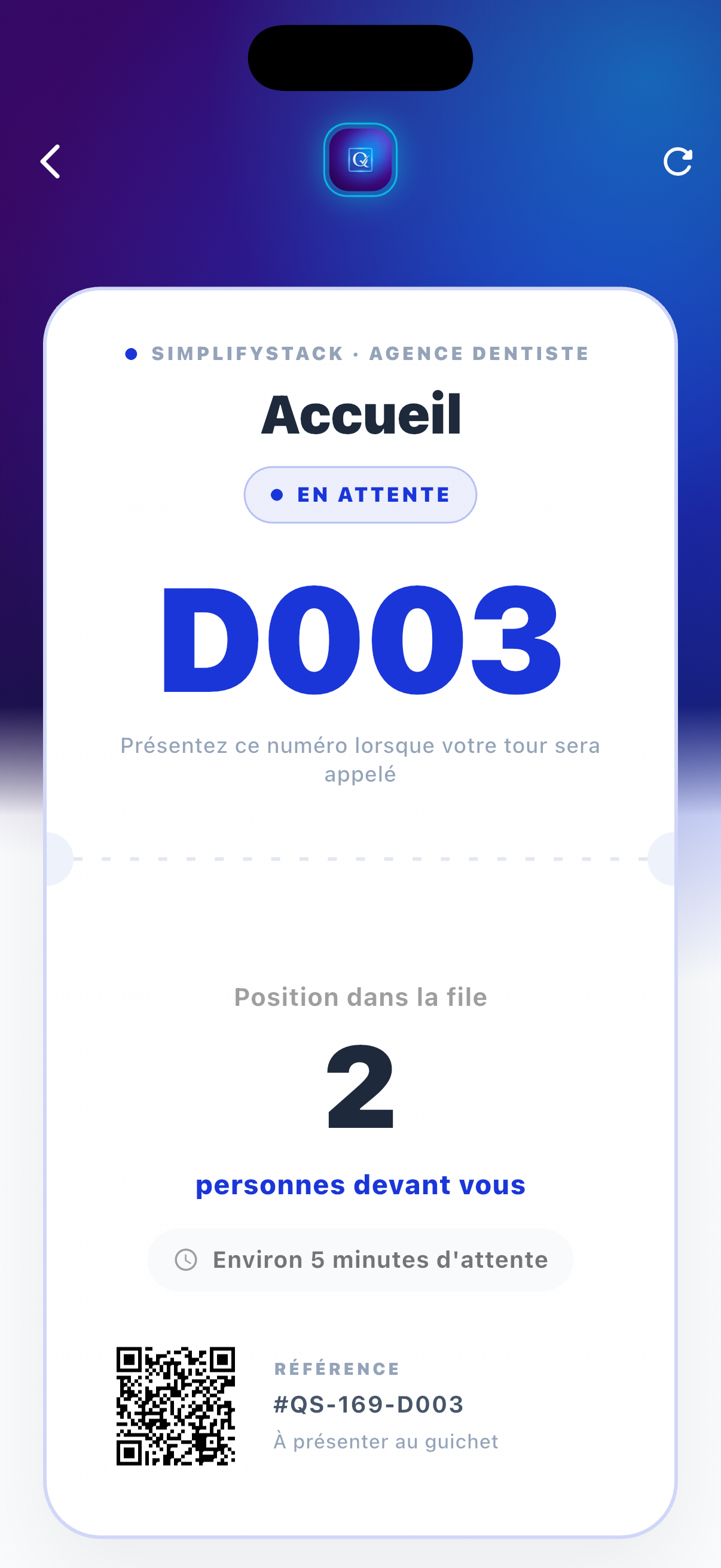 Ticket QSmart sur mobile : le numéro D003, deux personnes devant soi et environ cinq minutes d'attente